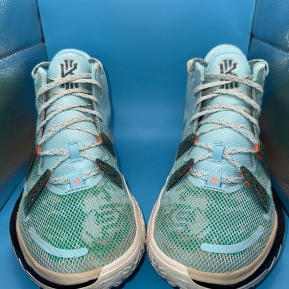 Size 10 - Nike Kyrie 7 Copa - CQ9326-402 Great Condition Comes W OG Box